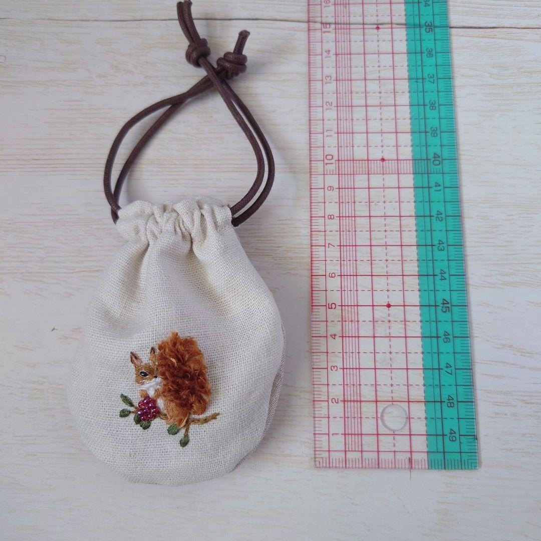ちっちゃな巾着サシェ/詰替えタイプ【りす君と赤い実】