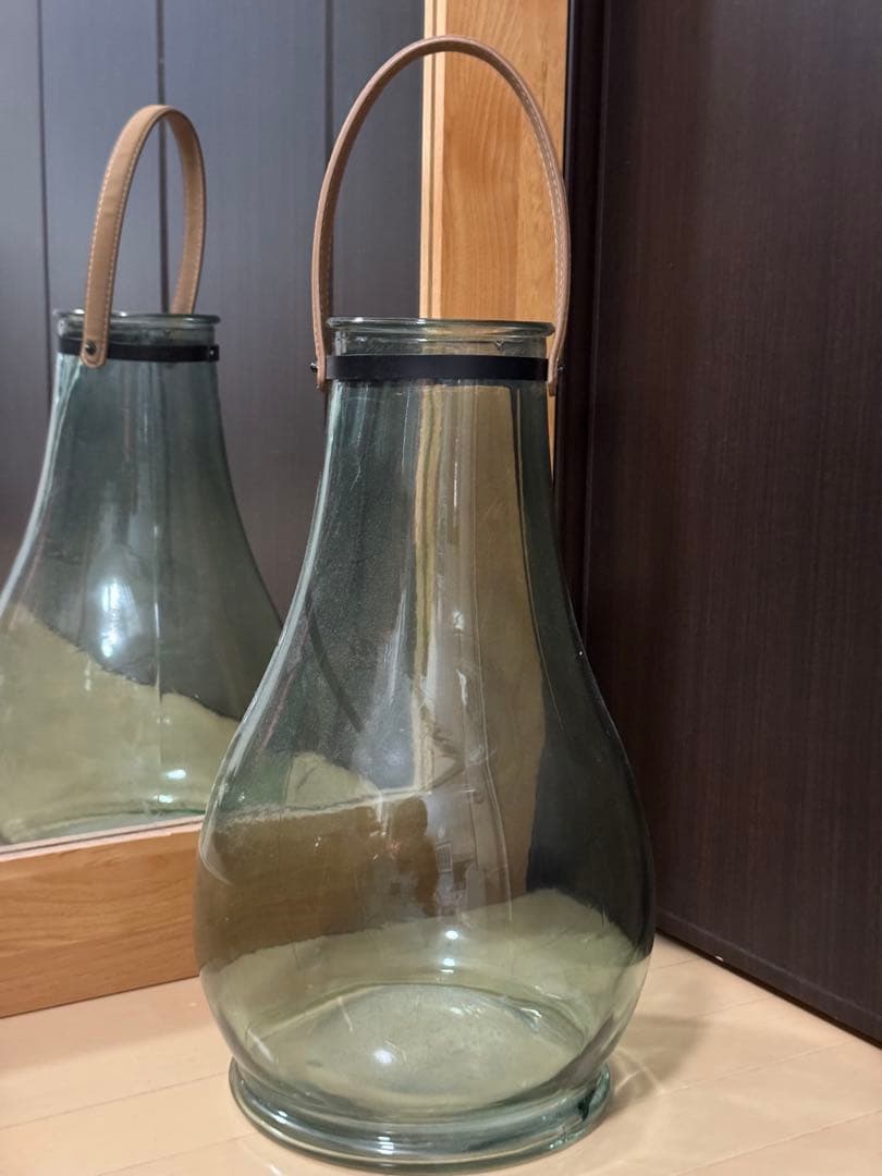 大型ガラス製花瓶 レザーストラップ付き