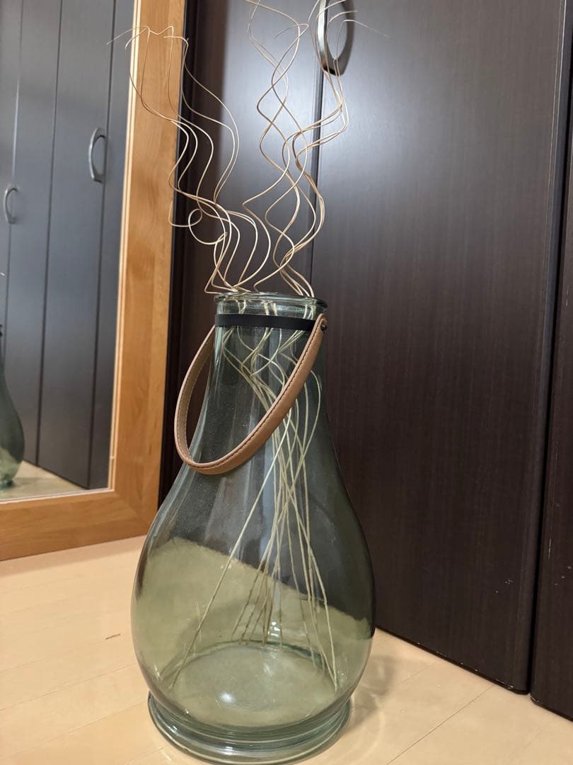 大型ガラス製花瓶 レザーストラップ付き