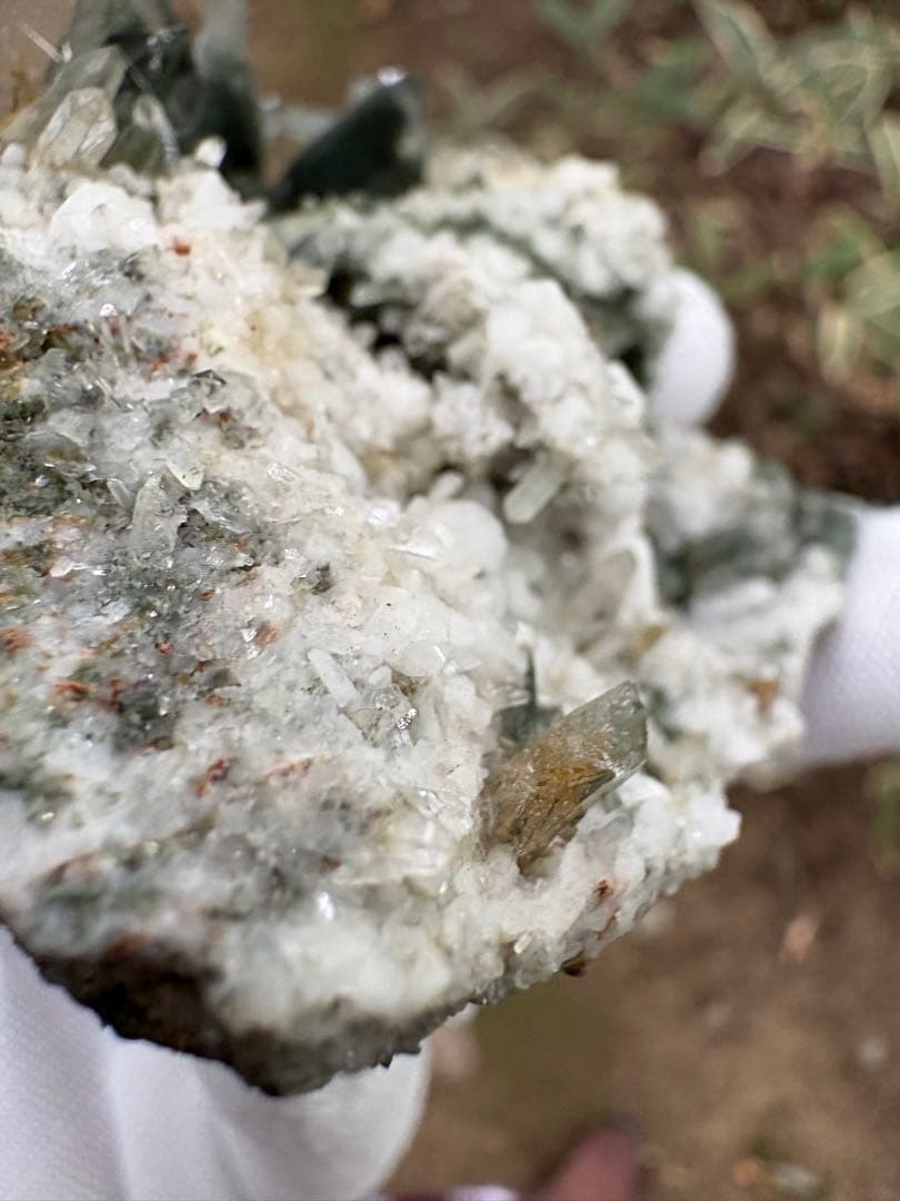 【匿名発送】ガネッシュヒマール産 クローライト、アンフィボール内包水晶