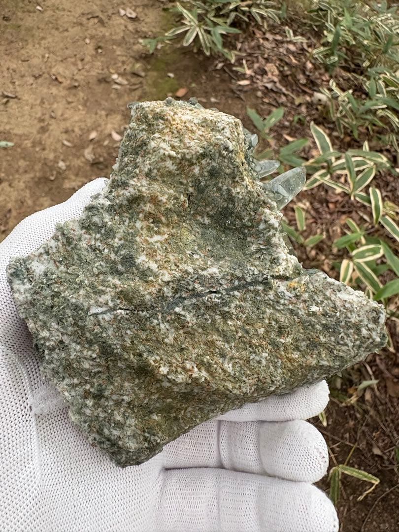 【匿名発送】ガネッシュヒマール産 クローライト、アンフィボール内包水晶