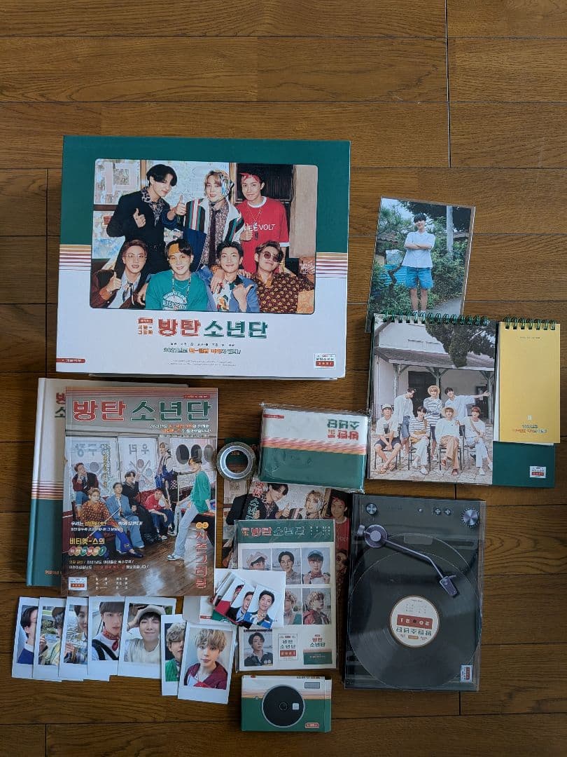 【グッズ詰め合わせ】BTSまとめ売り シーグリ、MERCHBOX、マガジンなど