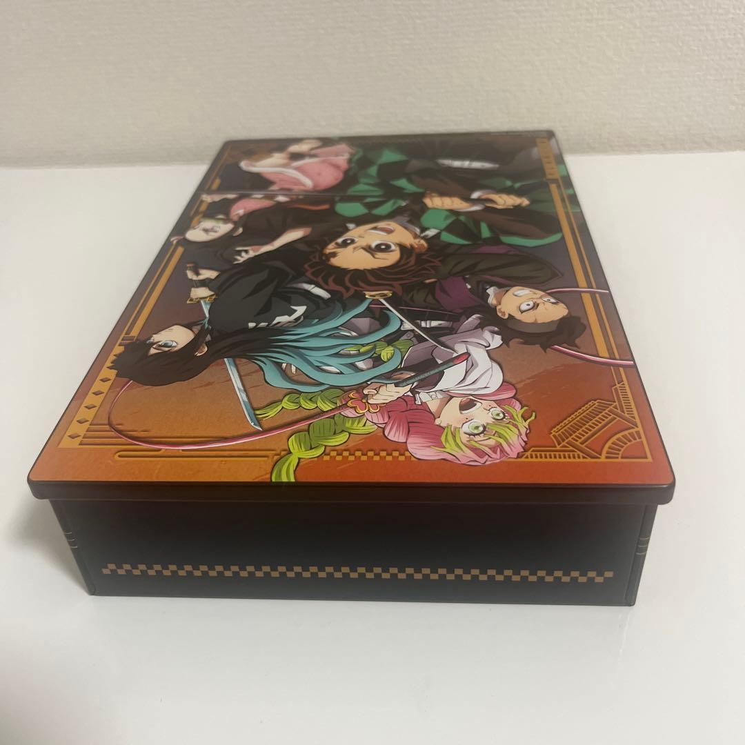 鬼滅の刃　USJ アクセサリースタンド　お菓子缶 甘露寺蜜璃　時透無一郎