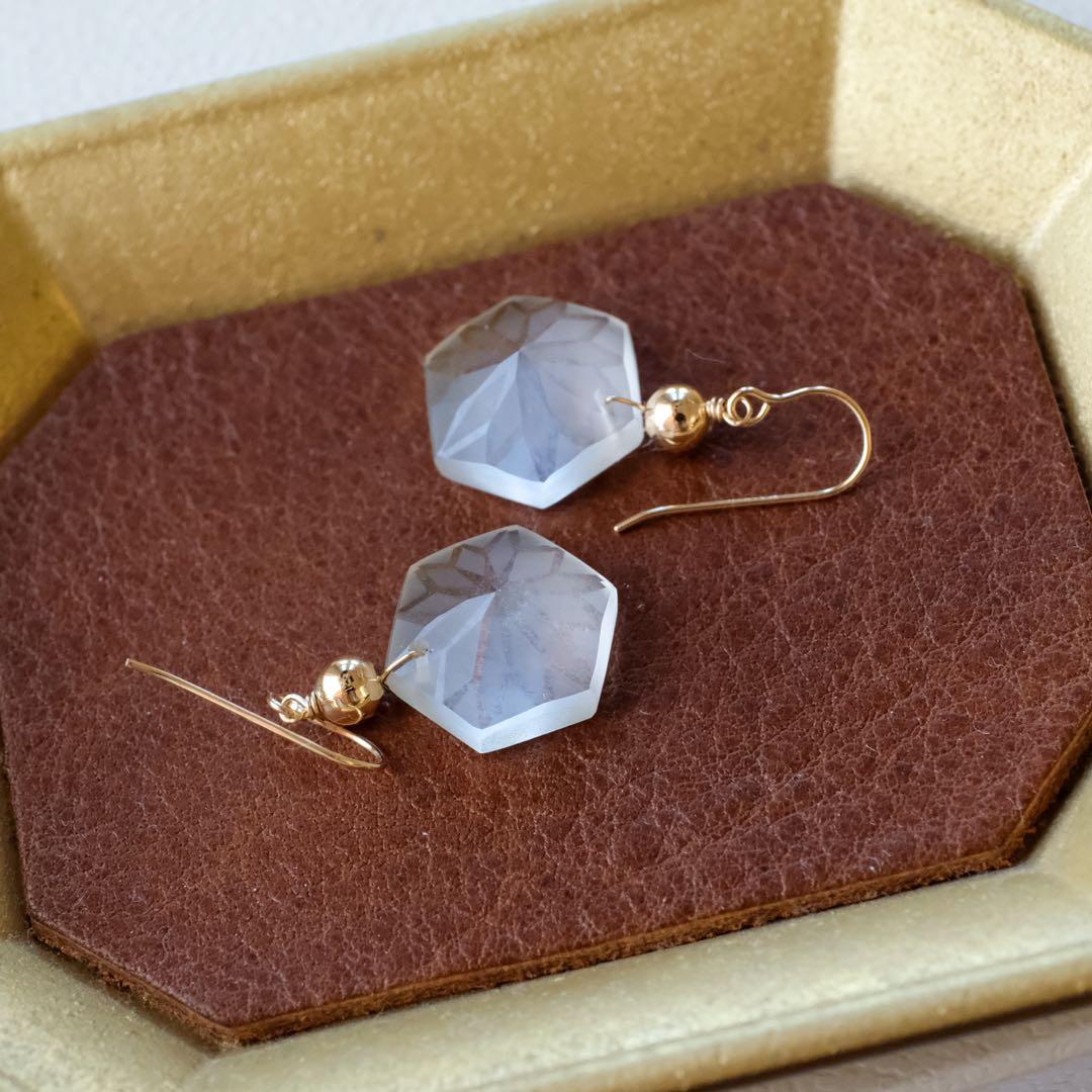 ポメころび ♦︎ロッククリスタルヘキサゴンプレシジョンフープイヤリング