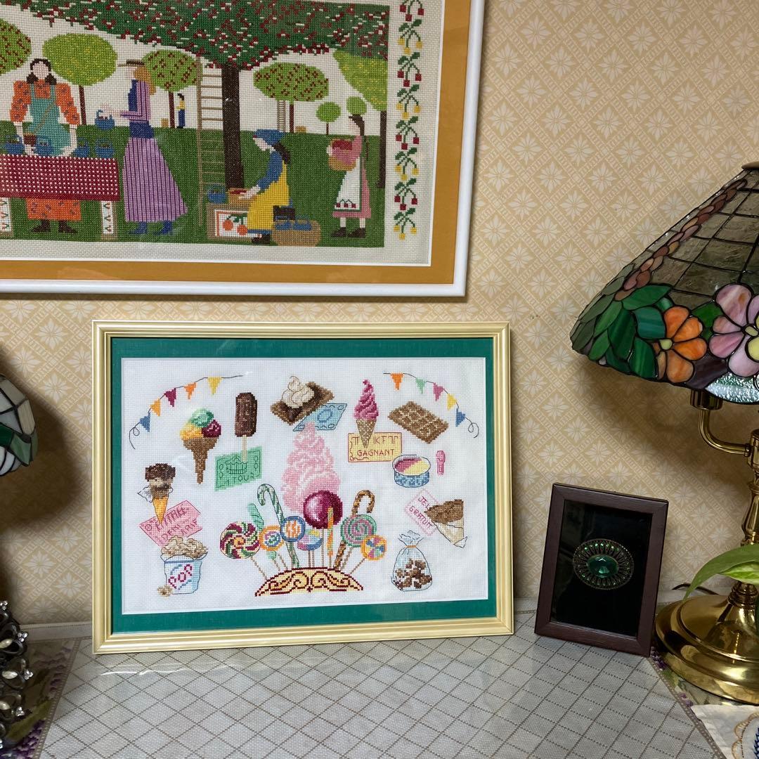 フランス刺繍　ポップキャンディー　アイスクリーム額装品