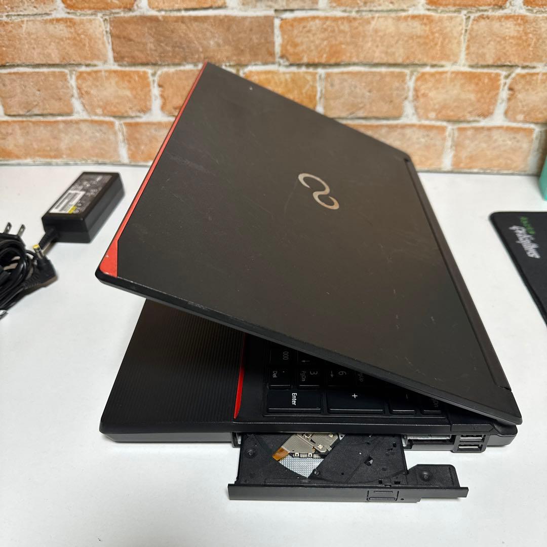 富士通ノート PC Core i5 SSD 512GB メモリ8GB オフィス付