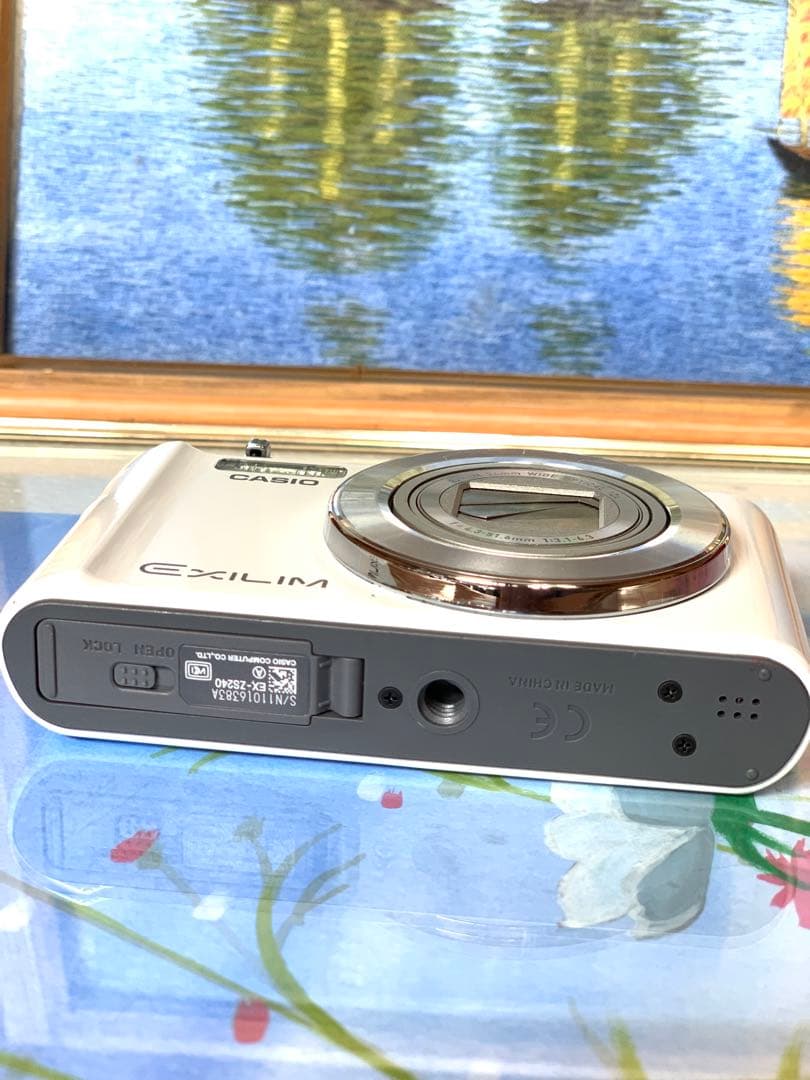CASIO EXILIM EX-ZS240 デジタルカメラ