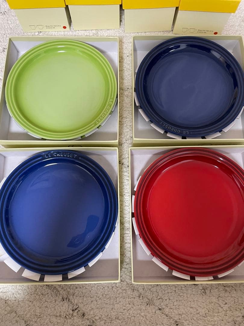 【新品未使用】LE CREUSET 19cmプレート 8枚セット 赤2緑2青4