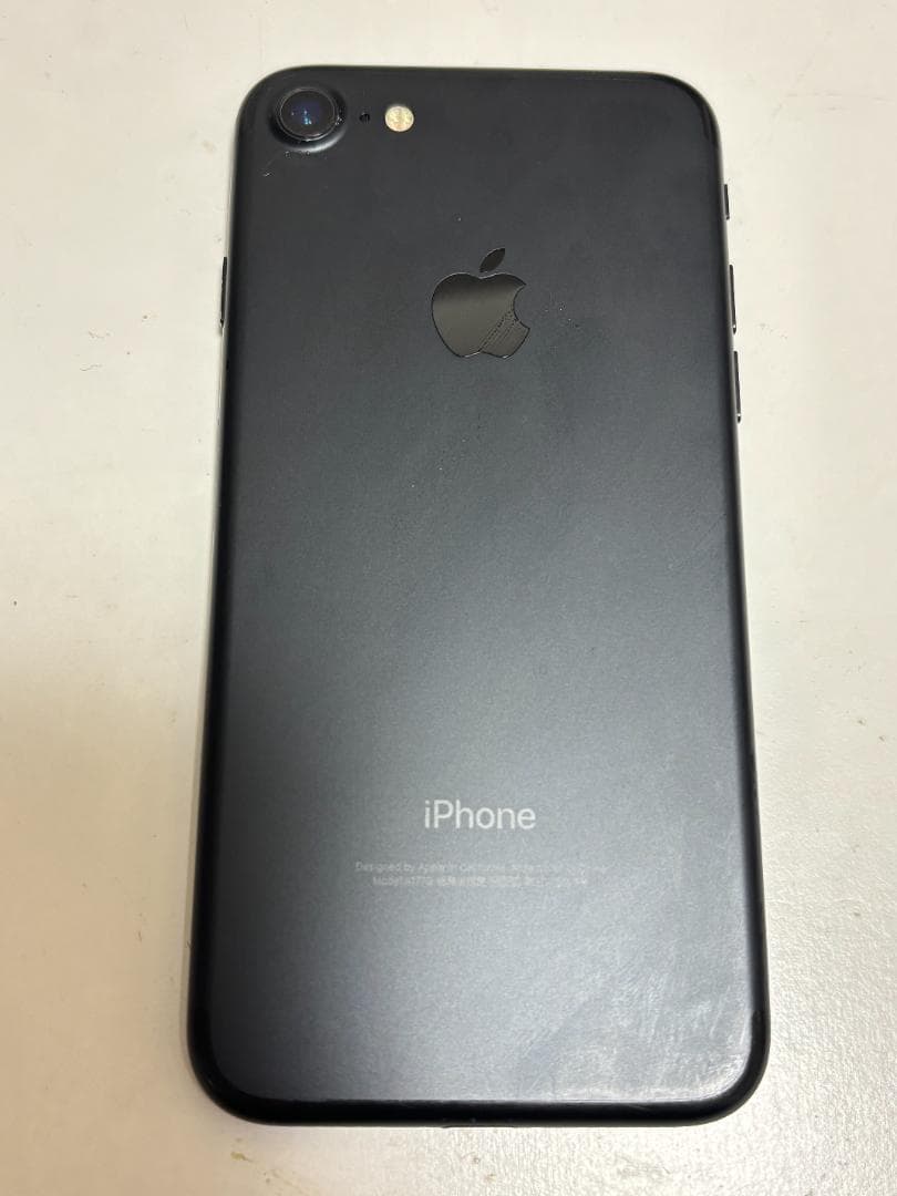iPhone 7 128GB　バッテリー最大容量90%