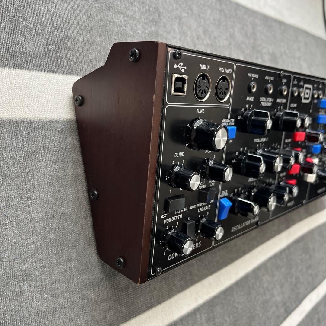 鍵盤楽器 Behringer Model D