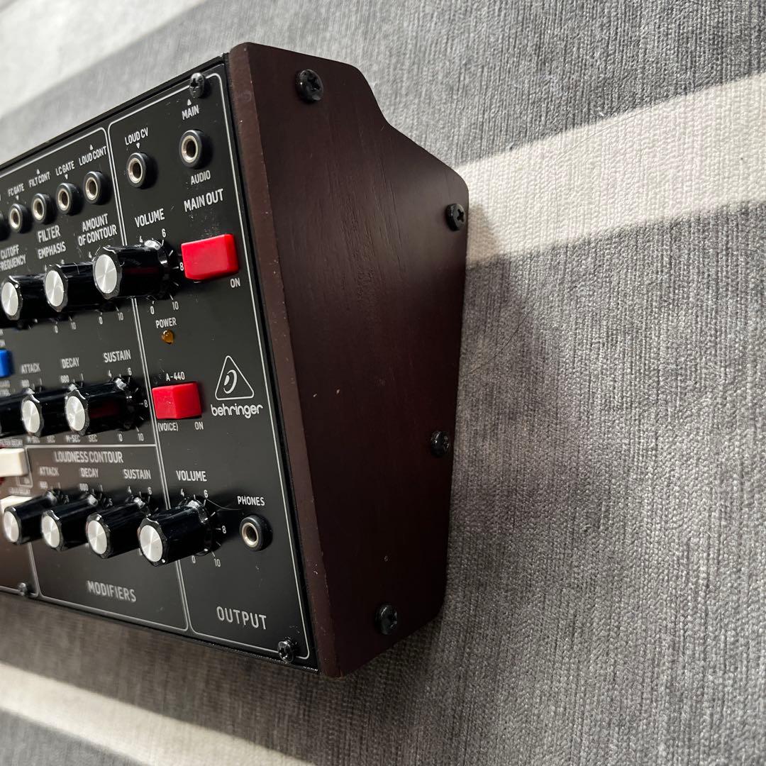 鍵盤楽器 Behringer Model D