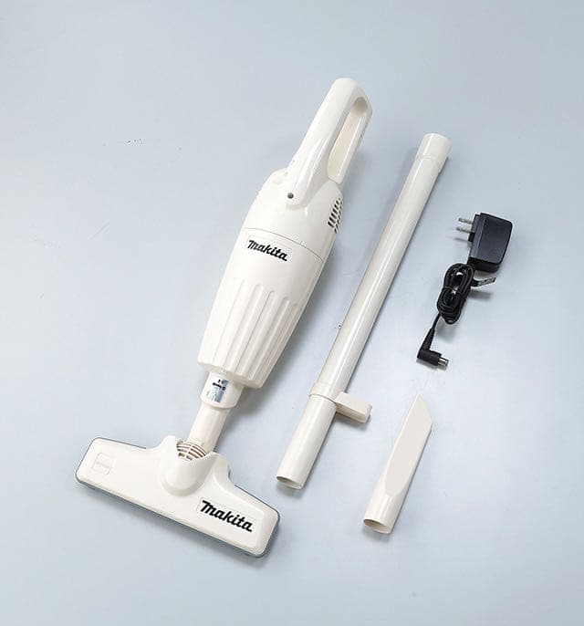 新品　掃除機　ハンディー　充電　コードレス　マキタ　軽量　手軽