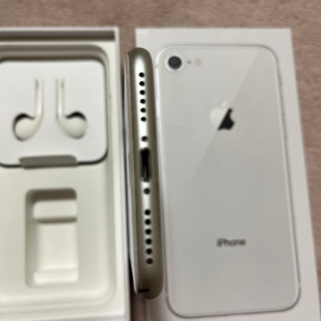 Apple iPhone 8 シルバー 64GB