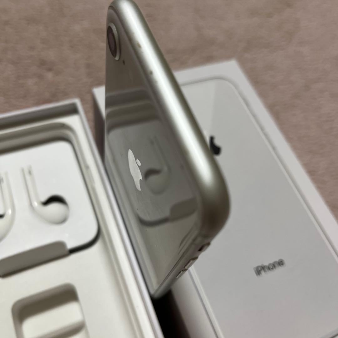 Apple iPhone 8 シルバー 64GB