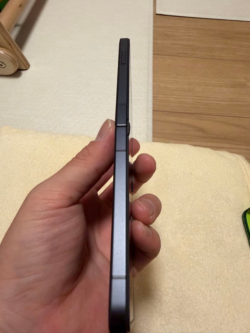 GALAXY Z FLiP 7 256㎇　と　GALAXY fit 3