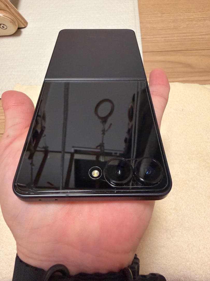 GALAXY Z FLiP 7 256㎇　と　GALAXY fit 3