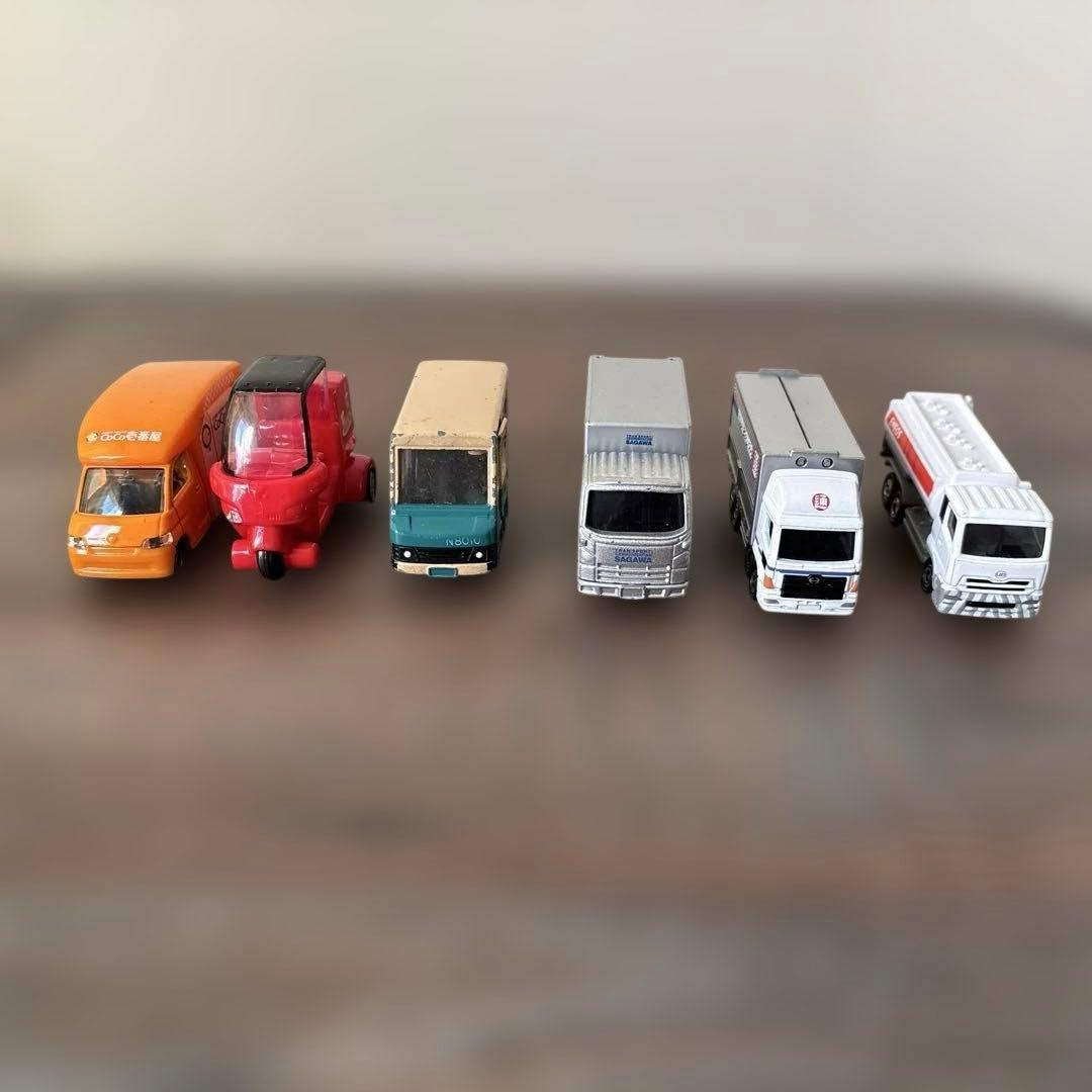 トミカ（ミニカー）等　61台　まとめ売り