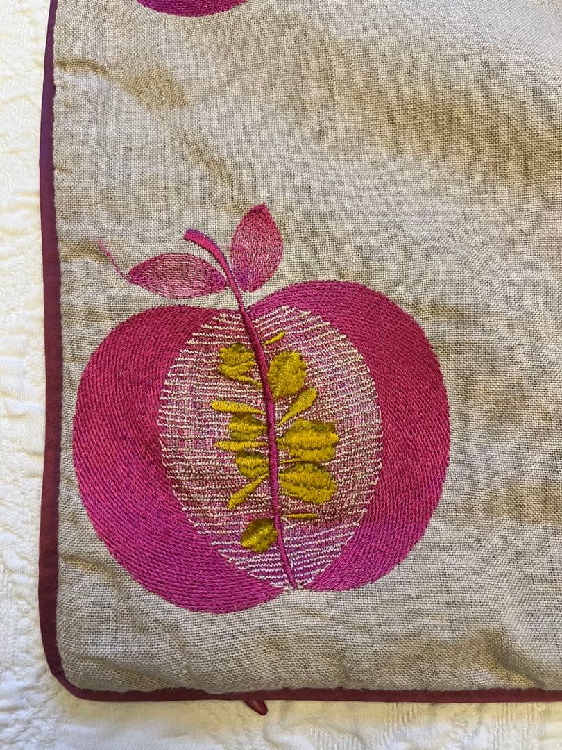 フランス　boussacクッションカバー(林檎柄)