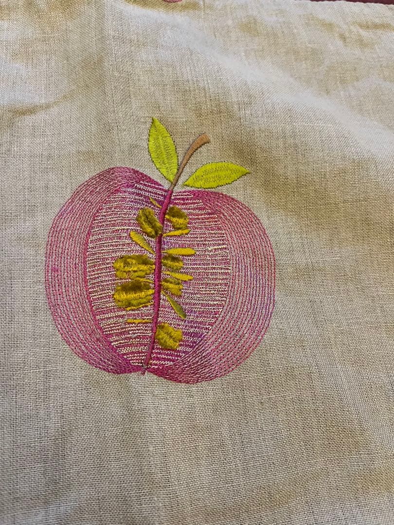 フランス　boussacクッションカバー(林檎柄)