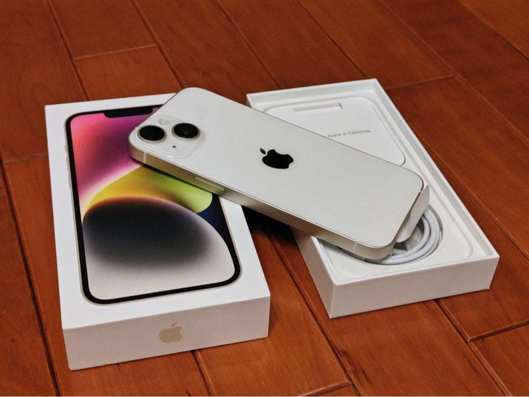 ほぼ未使用・バッテリー100％iPhone 14 128GB スターライト