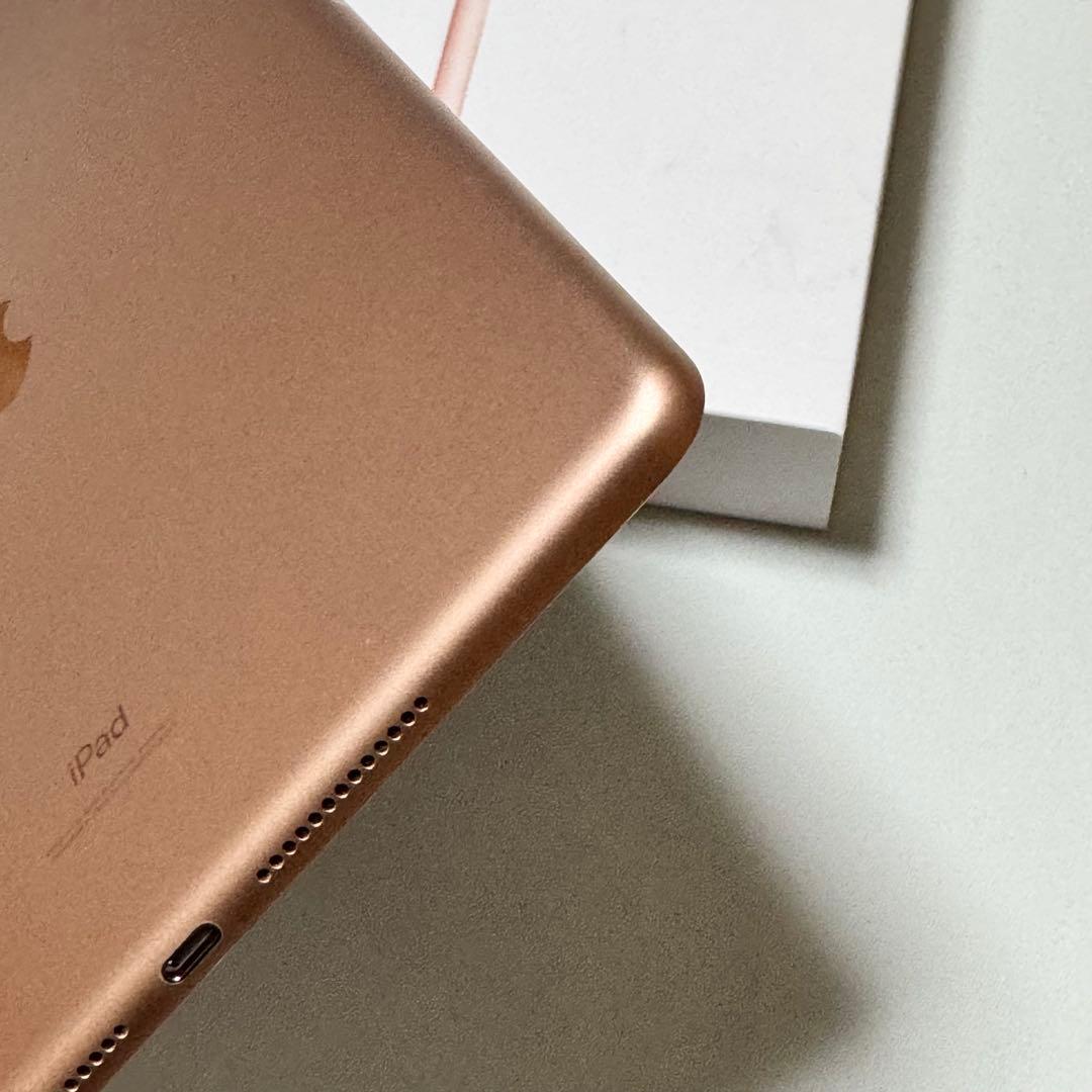 iPad 第８世代　ゴールド Wi-Fiモデル　32GB Apple