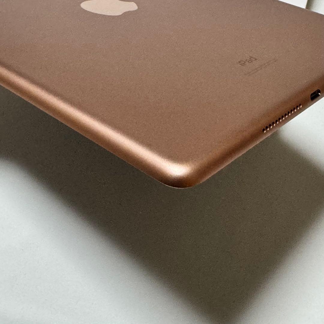 iPad 第８世代　ゴールド Wi-Fiモデル　32GB Apple