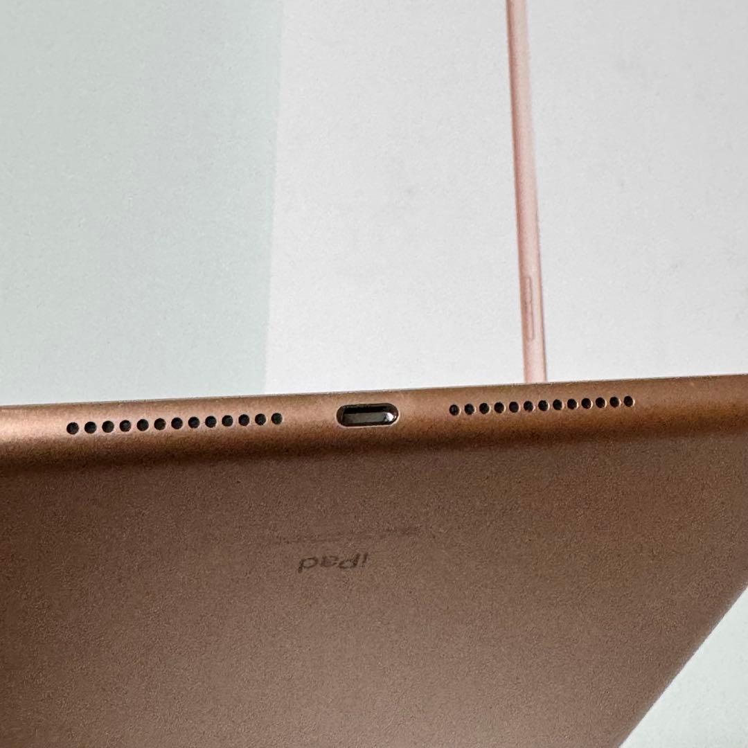 iPad 第８世代　ゴールド Wi-Fiモデル　32GB Apple