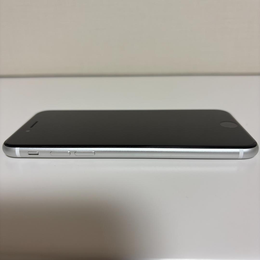 iPhone SE (第2世代) 64GB ホワイト docomo 付属品あり