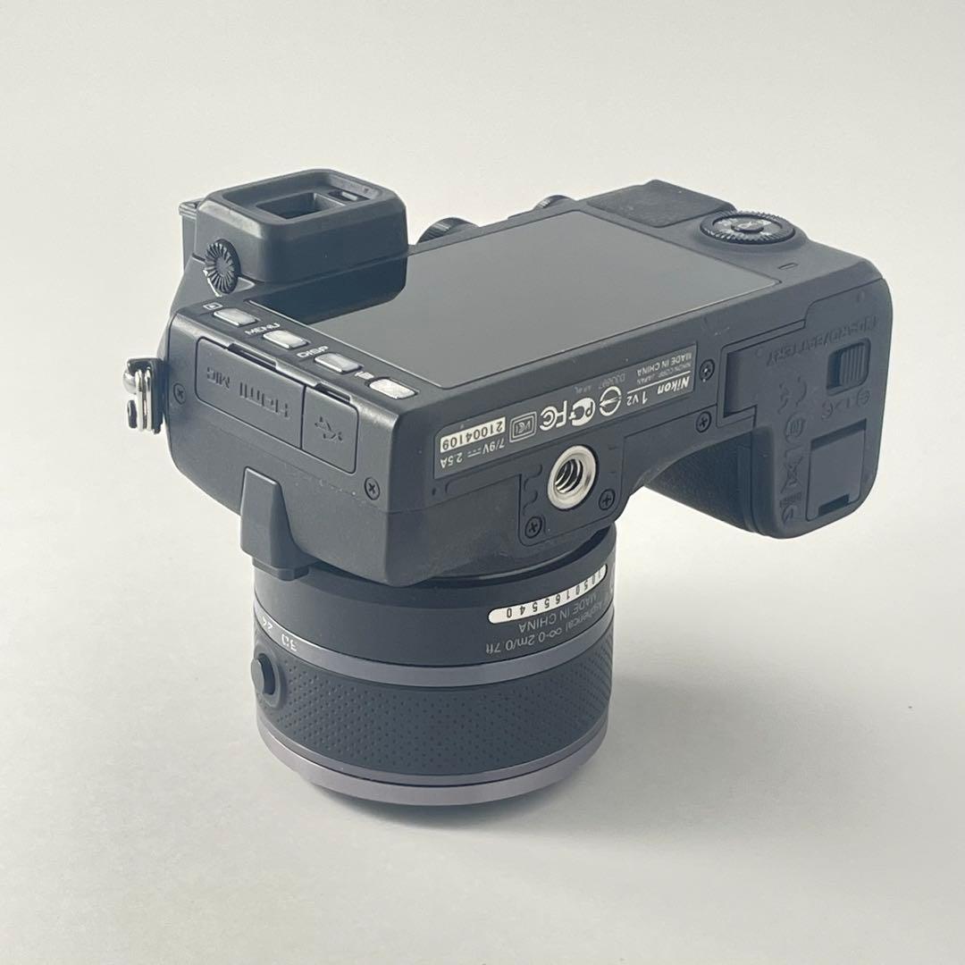 【美品・返品保証】Nikon V2 ブラック 標準レンズキット