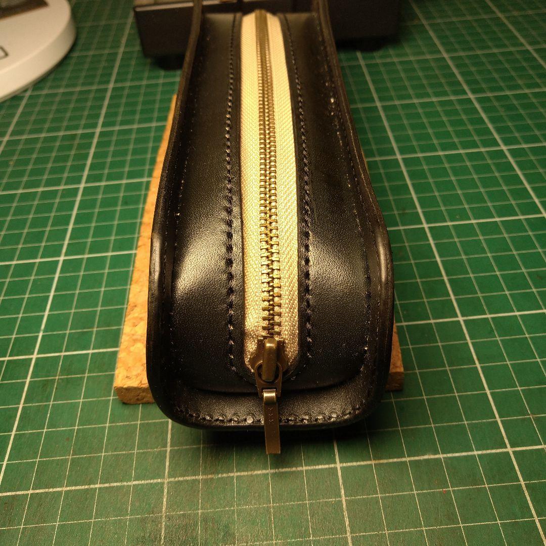 ハンドメイド　牛ヌメ革　ペンケース