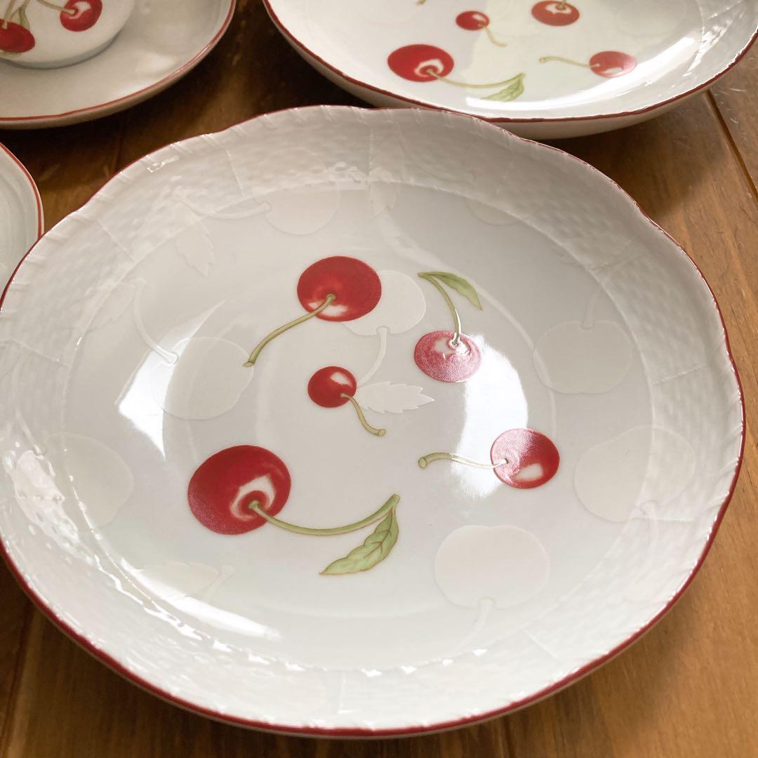 リチャードジノリアンティコチェリー　ディッシュＬ　お皿　2枚のみの出品