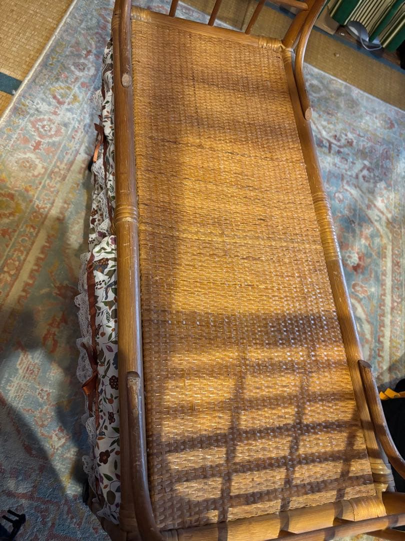 ラタンハンガーラック　籐のハンガーラック　和室インテリア　レトロ家具