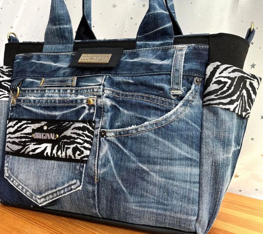 大きめデニムリメイクバッグ（LL）No.977☆トートバッグ　マザーズバッグ