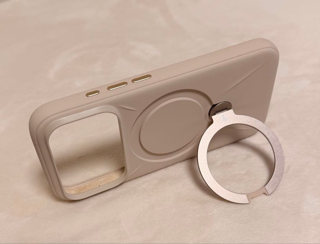 iPhone 17 PRO用シリコンケース ミルクティー