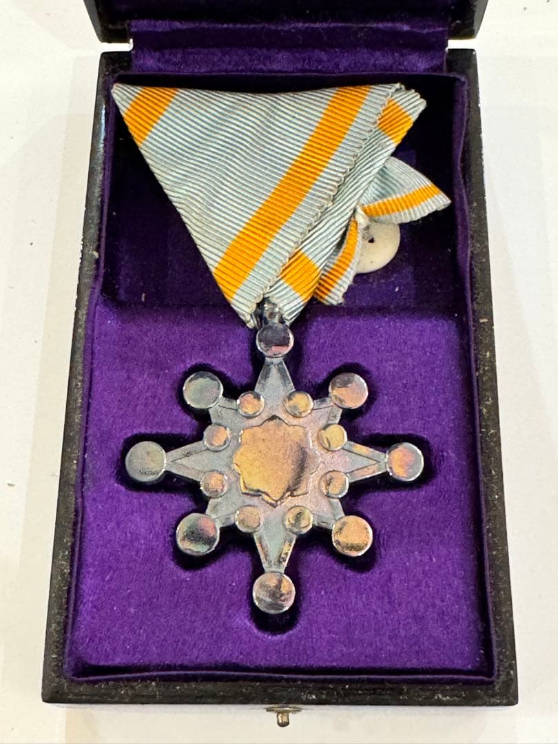 メダルと勲章セット 木製ケース付き10点