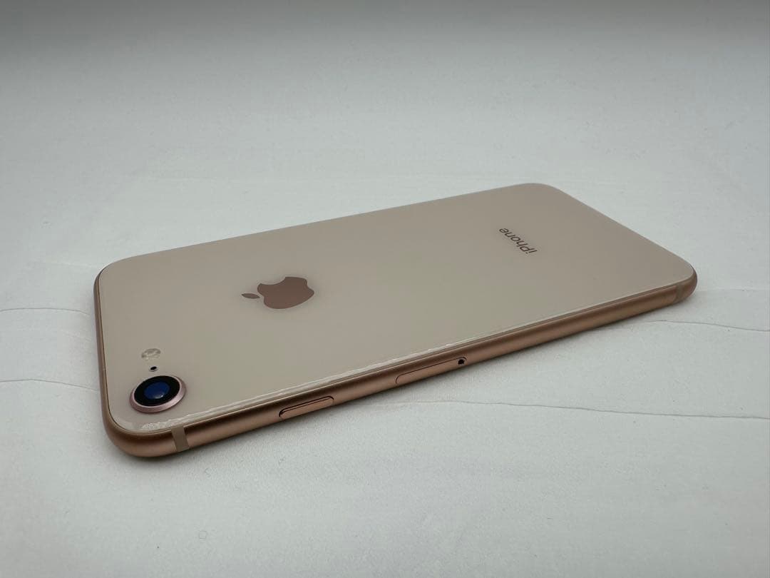 お*り様 iPhone 8 ゴールド 64GB SIMフリー