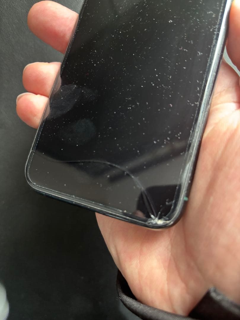 iPhone11 pro ひび割れ有り