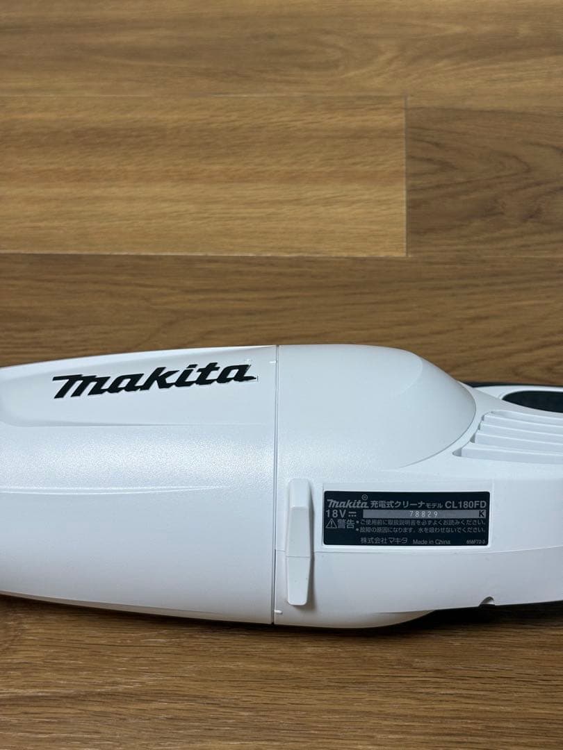 makita 18V掃除機 純正3.0Ahバッテリーと充電器付　多数オプション