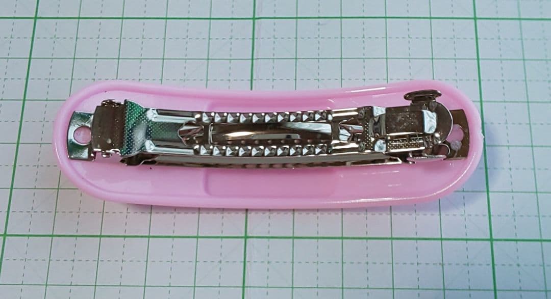 HM　バレッタ　シルバー　いちごみるく　ピンク　絆創膏　やみかわ　髪留め