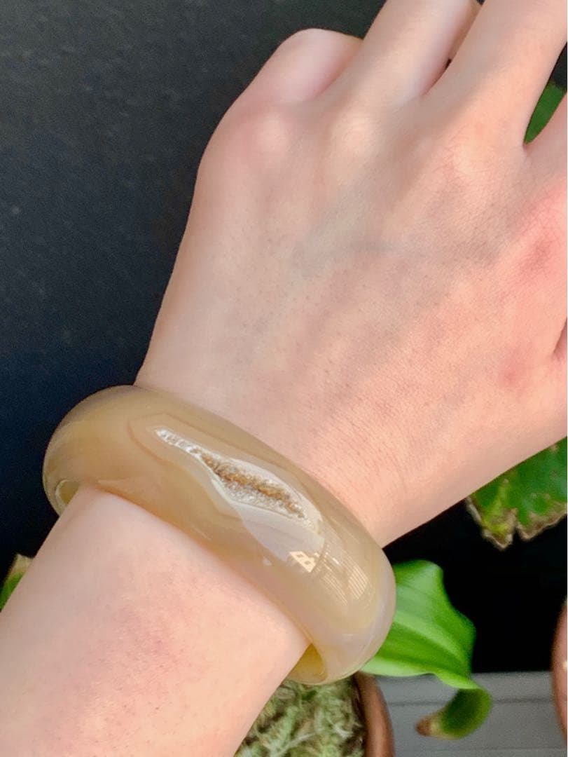 ❄メノウ カルセドニー ドーム‼️玉髄 バングル　腕輪　 新品 0042