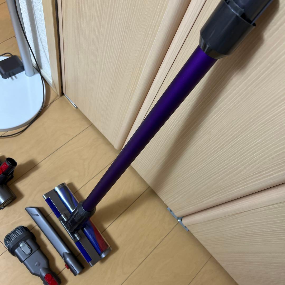 dyson ダイソン　SV18 純正スタンド付　現状品