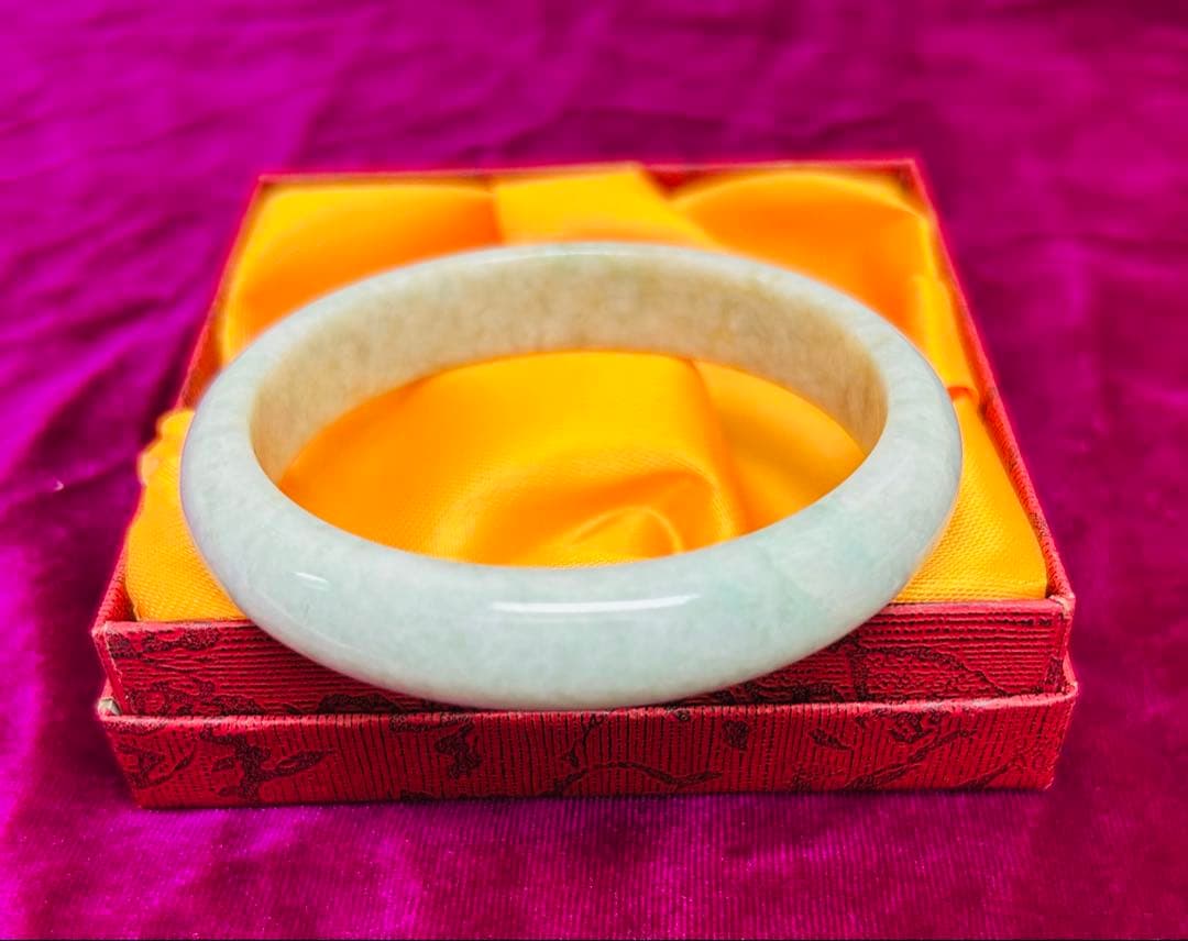 純天然石翡翠の腕輪(バングル)ブレスレット　内径約　外径 ysz2l0