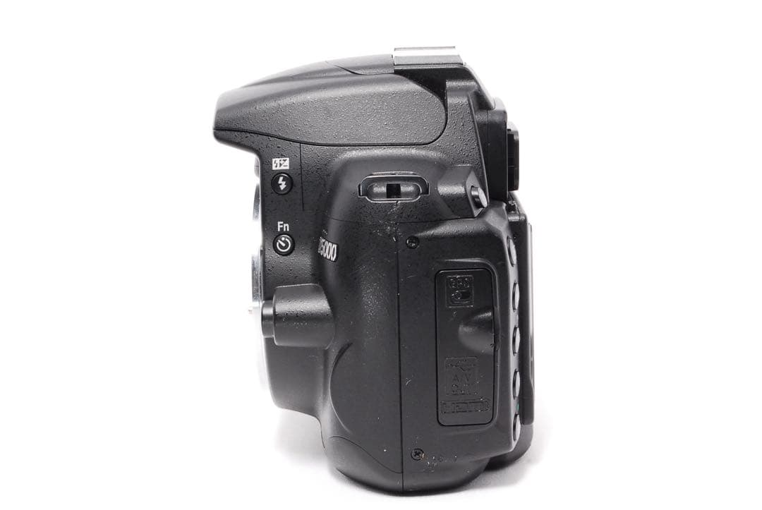 ショット数少なめ◆Nikon D5000◆一眼レフカメラ◆手ぶれ補正＆望遠レンズ