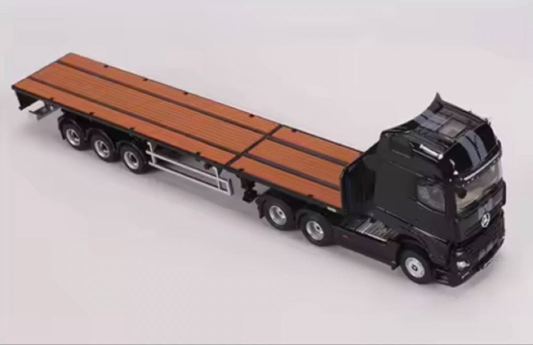 トレーラー　アクトロス ギガスペース　ベンツGCD 1/64 ミニカー