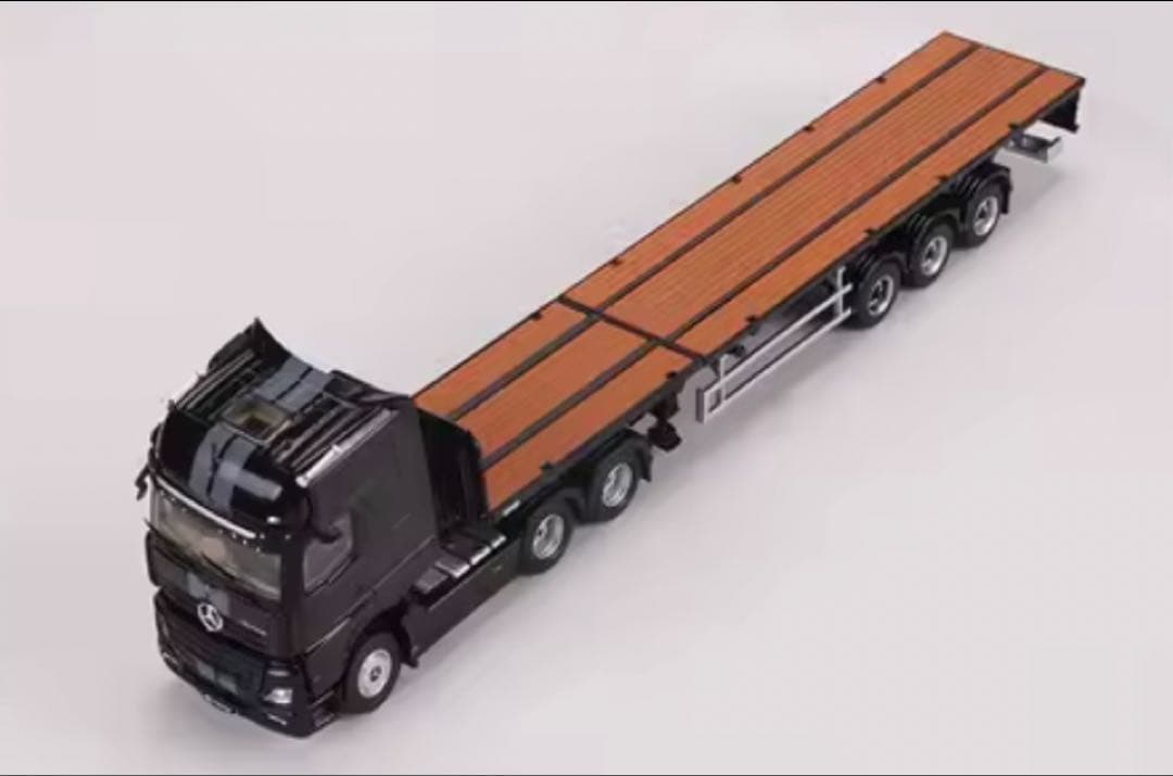 トレーラー　アクトロス ギガスペース　ベンツGCD 1/64 ミニカー