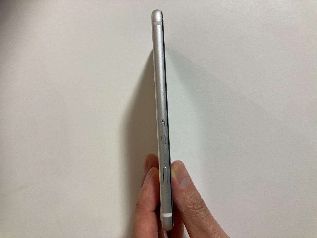 Apple iPhone se第二世代 64GB ホワイト SIMフリー 箱付き