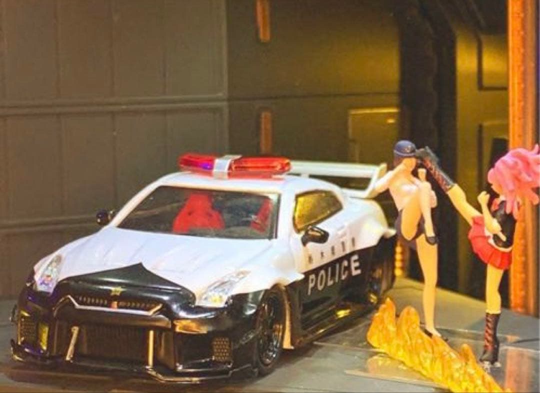 1/64 LBWK 日産 35GT-RRシルエットGT 警視庁パトカーver1台
