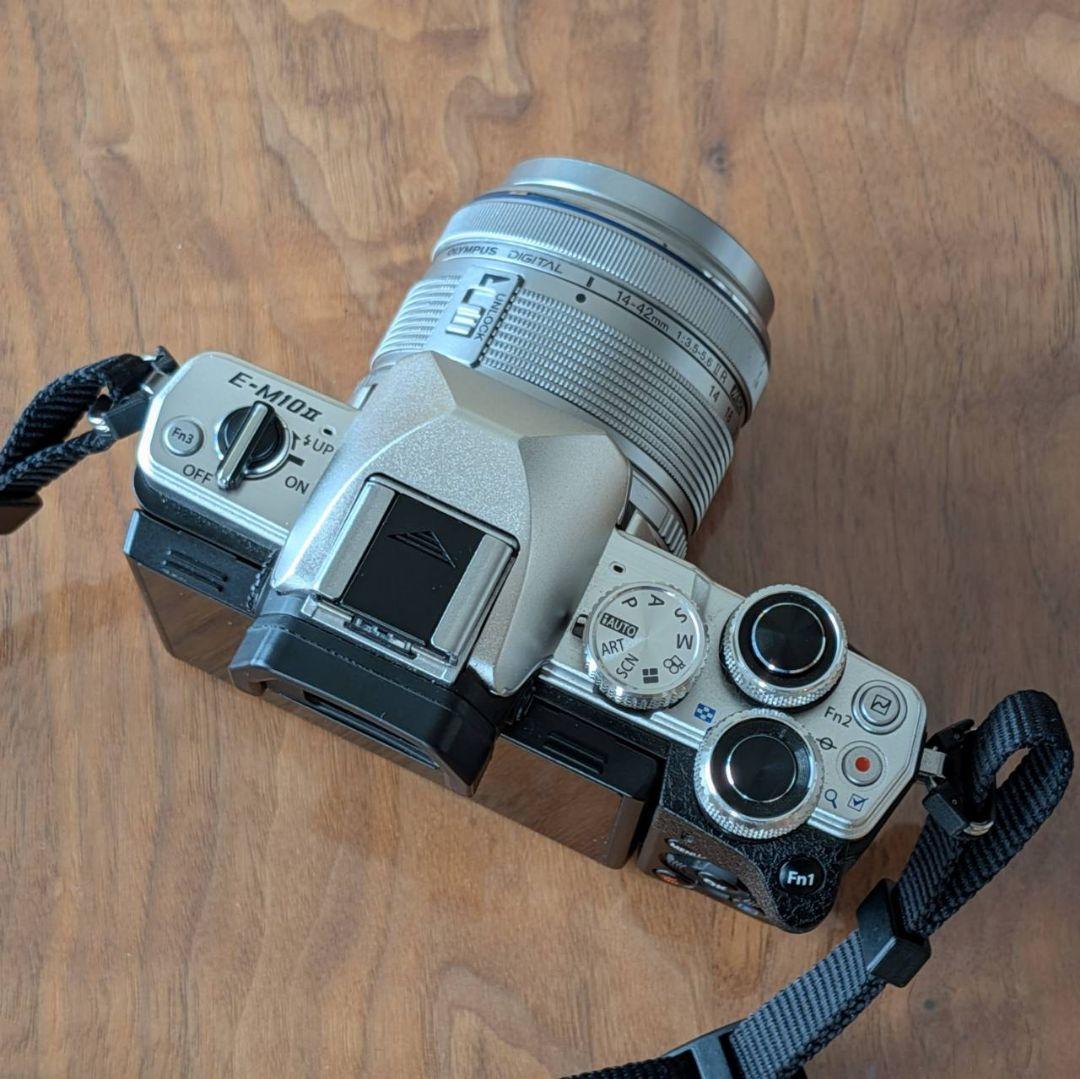 デジタルカメラ OLYMPUS OM-D E-M10 Mark II