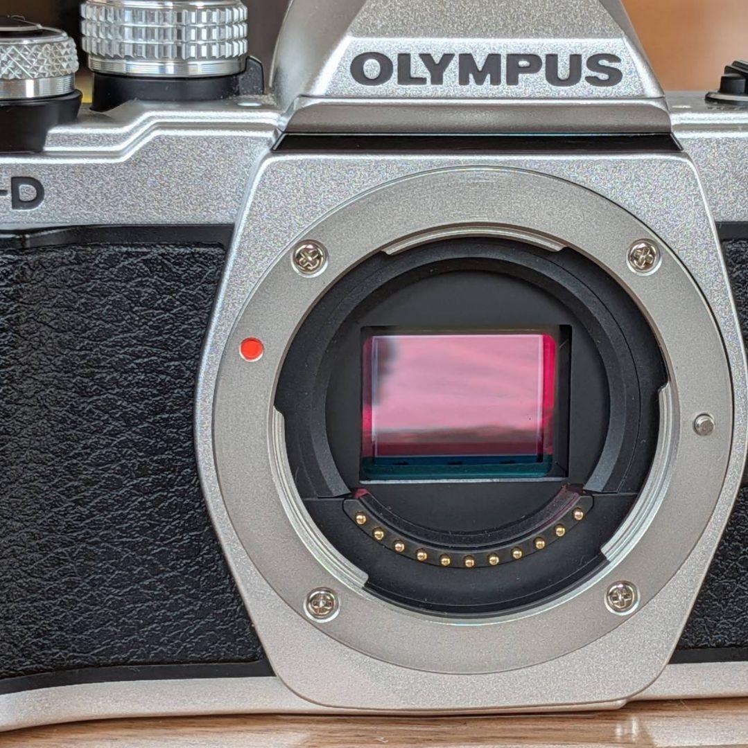 デジタルカメラ OLYMPUS OM-D E-M10 Mark II