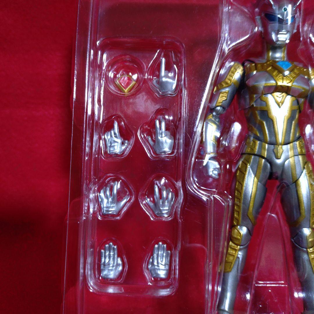 S. H.Figuarts ウルティメイトシャイニング　ウルトラマンゼロ